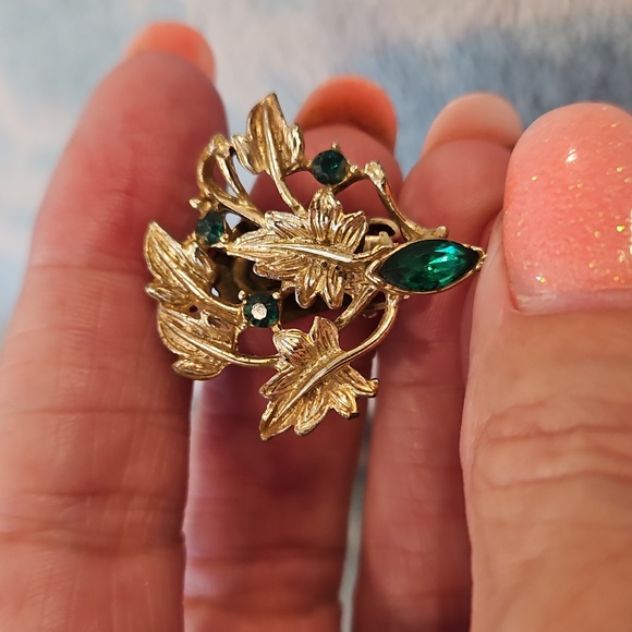 Lot Of 3 Vintage clip on and screw earrings green red rhinestones Gold Tone - Picture 8 of 10